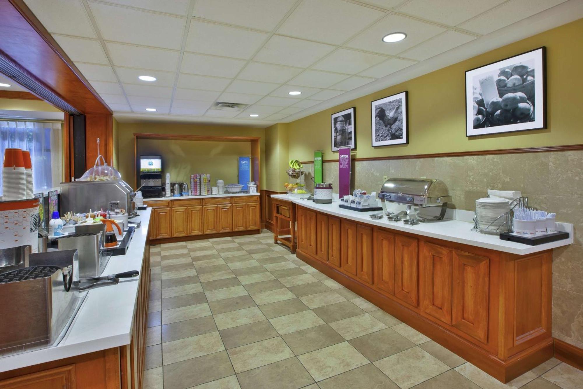 Hampton Inn Commerce/Новай Екстер'єр фото