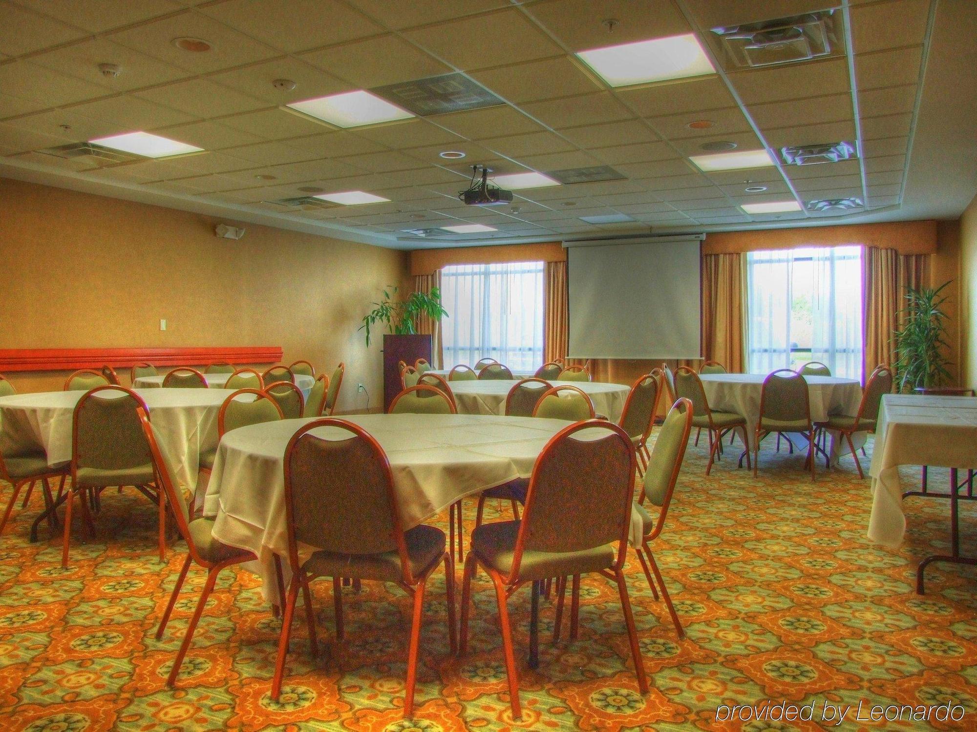 Hampton Inn Commerce/Новай Ресторан фото